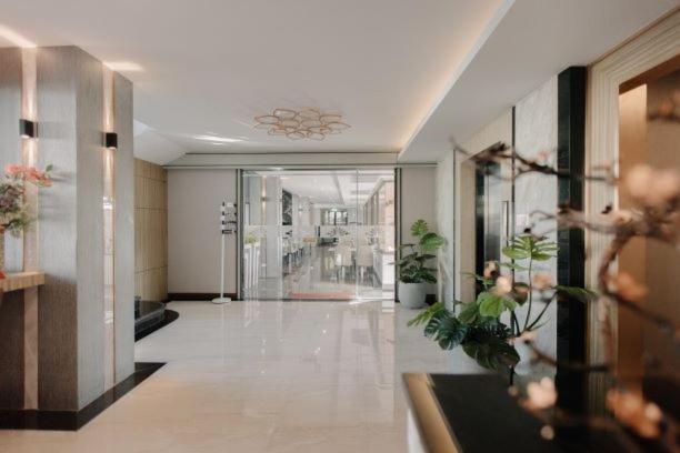 Arista Hotel Ubon Ubon Ratchathani Exterior foto